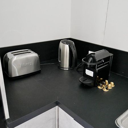 Hotel Port Miou - Coliving - Mas Des Sous Bois à Ventabren Extérieur photo